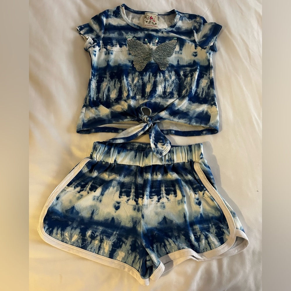 Blue and White Tie-Dye Short Sleeve Tee